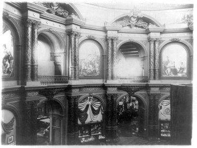World's Columbian Exhibition, Chicago, 1893 - interiors)- dome and rotunda of U.S. Govt. Bldg LCCN2005694659
