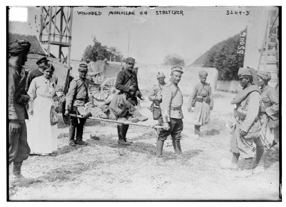 Wounded Moroccan on stretcher LCCN2014697636
