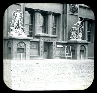 World's Columbian Exposition lantern slides, Transportation Building, Statuary Each Side of Doorway (NBY 8844)