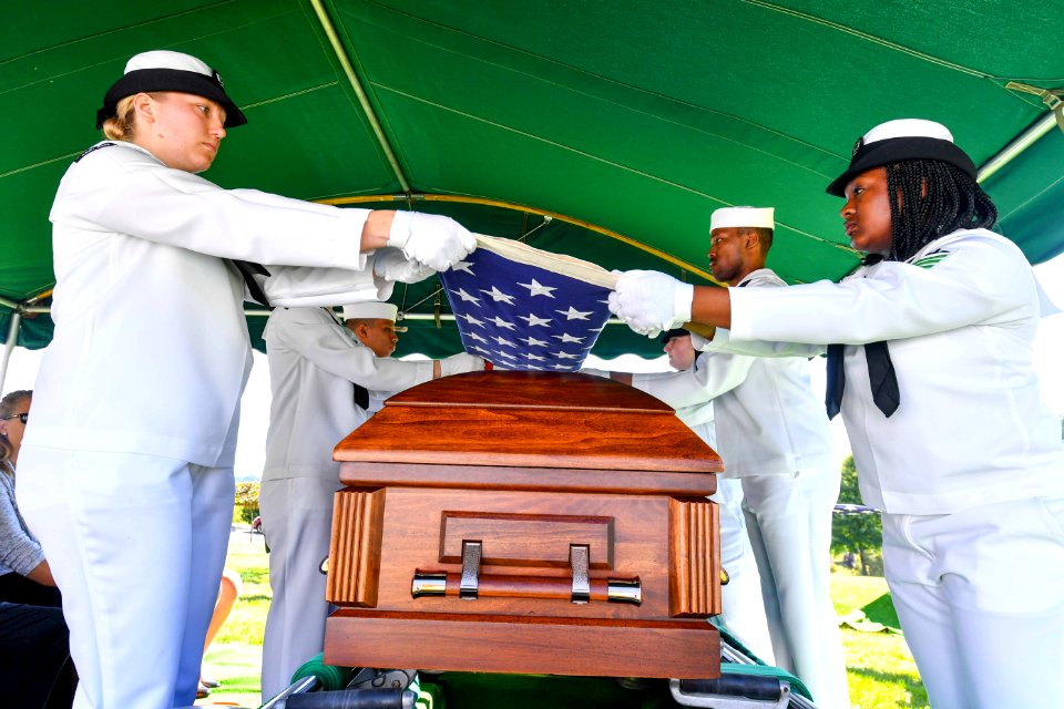 World War II veteran laid to rest After 75 Years 160829-N-EC099-133