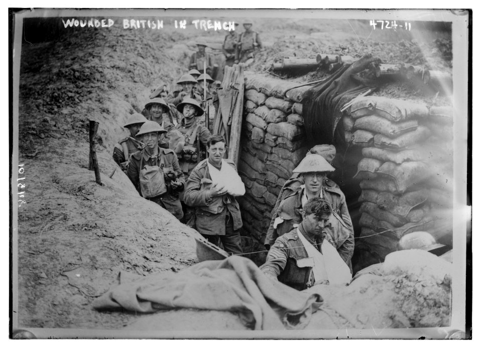 Wounded British in trench LCCN2014707793