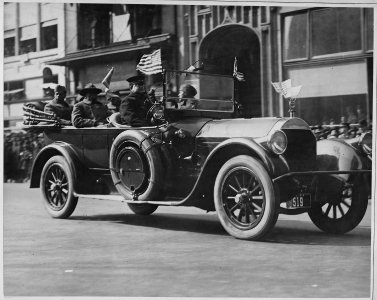 Wounded men in parade of the 369th Infantry, formerly 15th New York regulars. - NARA - 533519