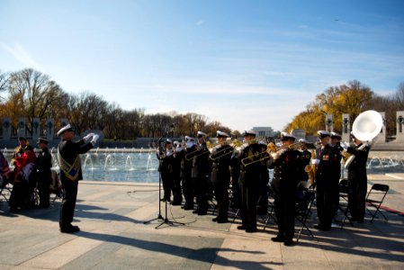 Wreath laying commemorating the 75th anniversary of the attack on Pearl Harbor. (31678177981)