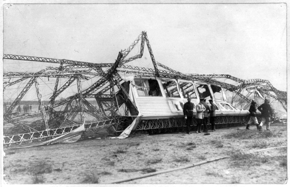 Wreck of German Naval airship L.2, Oct. 17, 1913 LCCN2002722158