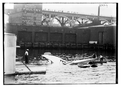 Wrecked Morse aero-boat LCCN2014699474