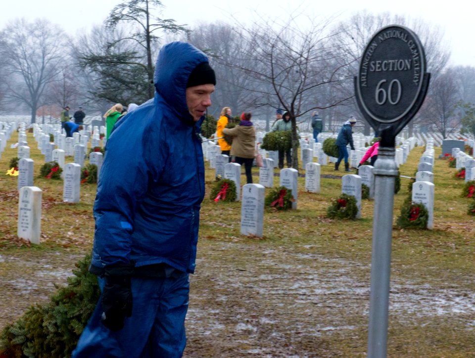 Wreath cleanup event, Supreme Court Justice Samuel Alito Section 60 (15733227894)
