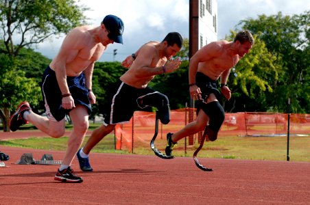 Wounded Warrior Pacific Trials 121114-N-KT462-160