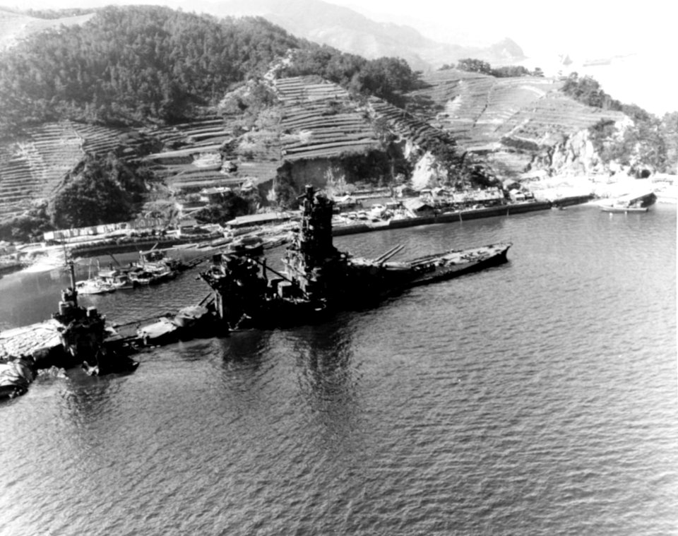 Wreck of the Japanese battleship Ise, in October 1945 (80-G-351361)