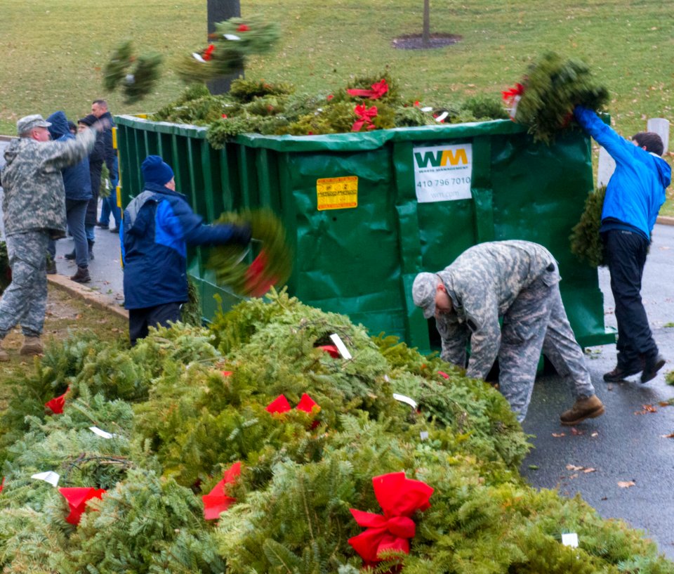 Wreath cleanup event, Dumpster - tossing (16353921011)