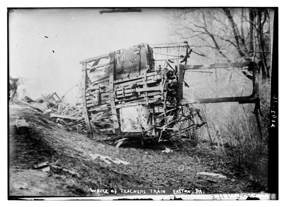 Wreck of Teacher's train. Easton, Pa. LCCN2014689149