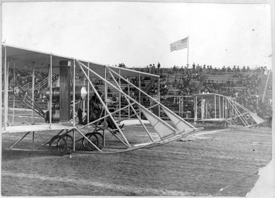 Wright aeroplane on starting track LCCN2001704179