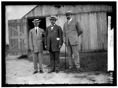 WRIGHT FLIGHTS, FORT MYER, VA, JULY 1909. SPECTATORS- MAJ. G.O. SQUIER; REP. PRINCE; GEN. ALLEN LCCN2016863799