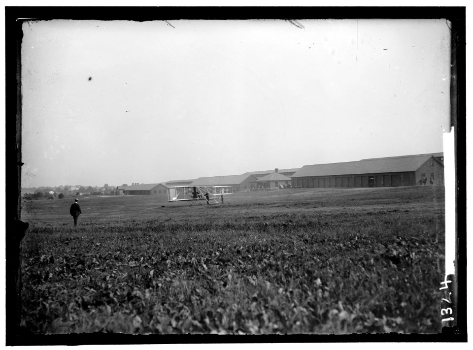 WRIGHT FLIGHTS, FORT MYER, VA, JULY 1909. FIRST ARMY FLIGHTS; VIEW OF WRIGHT PLANE LCCN2016863802