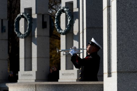 Wreath laying commemorating the 75th anniversary of the attack on Pearl Harbor. (31678178101)