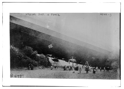 Wrecked zep. (zeppelin) in France LCCN2014707023