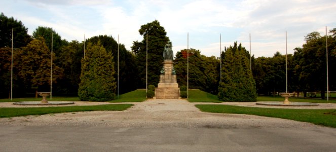 WrNeustadt Akademiepark MT-Denkmal 02