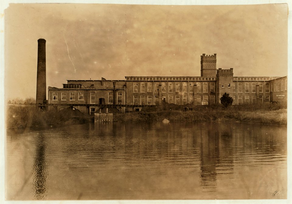 Wylie Mill, Chester, S.C. Plenty of young children. LOC cph.3b10867