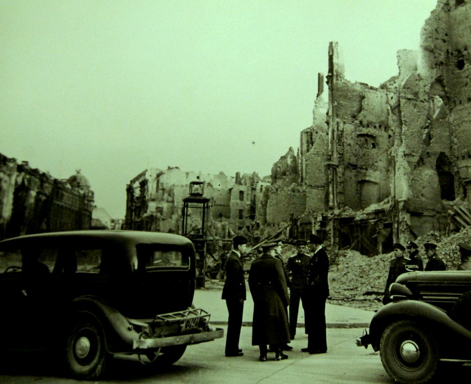 WWII Allied commanders are shown demolished Berlin, Germany, by Russian hosts (21625164924)