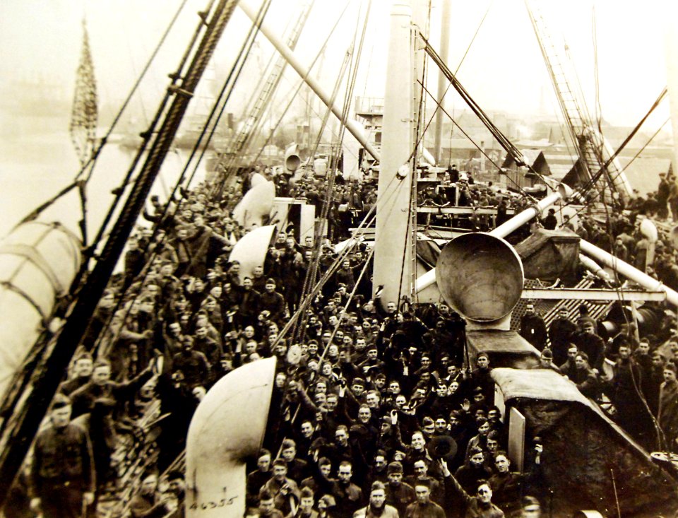 WWI AEF U.S. Army preparing to return home aboard USS Manchuria (ID -1633) (32279501953)