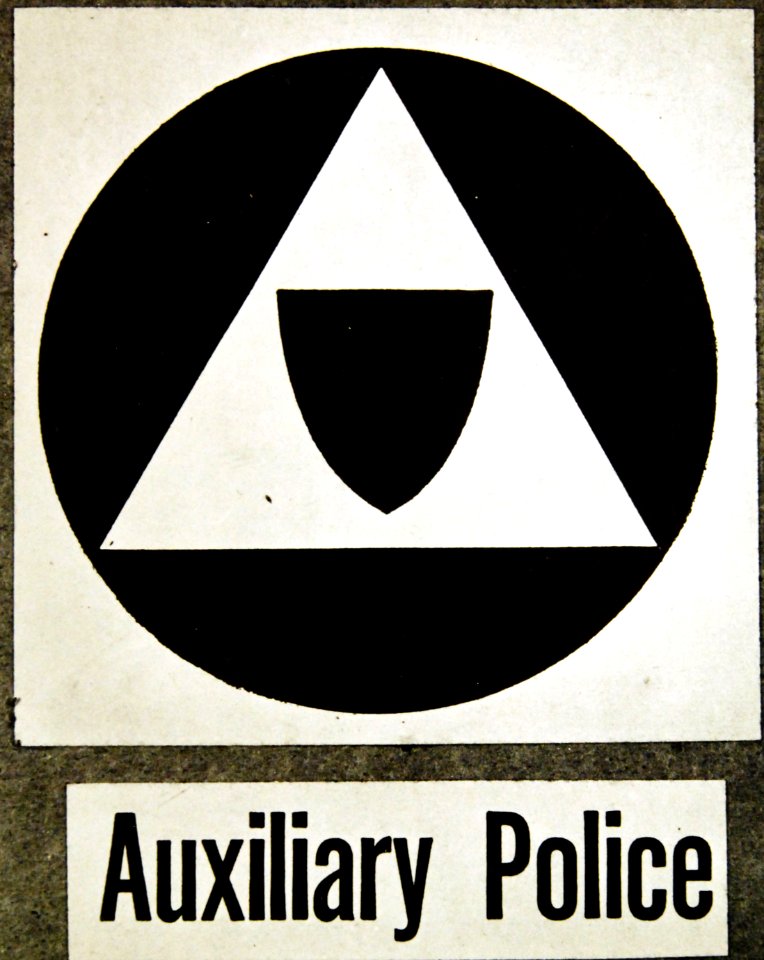 WWII-Civilian Defense Insignia, Air Raid Protective Services- Auxiliary Police (34614795205)