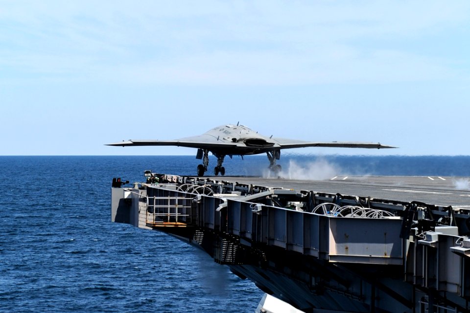 X-47B launches from USS George H. W. Bush (8739262518)