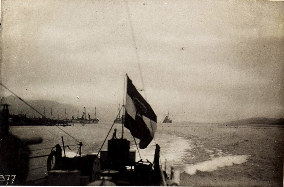 Während der Fahrt im Hafen von Theodo. (BildID 15572165)