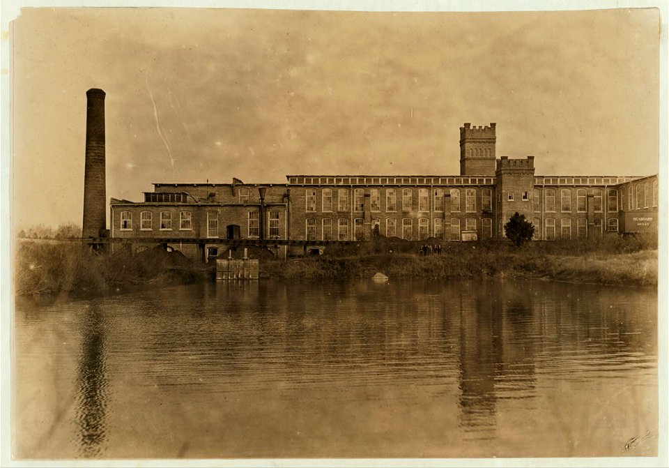 Wylie Mill, Chester, S.C. Plenty of young children. LOC cph.3b10867