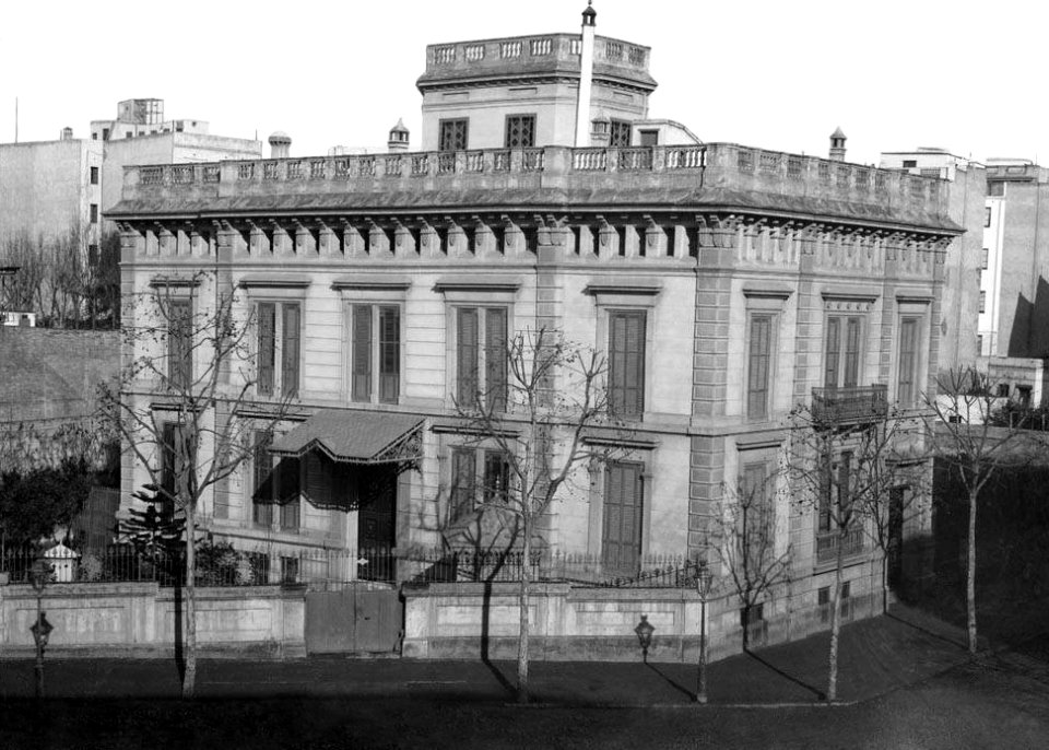 Xalet en un carrer de Balaguer (Restored)