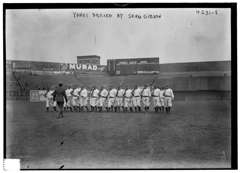 Yanks drilled by Serg. Gibson LCCN2014704742