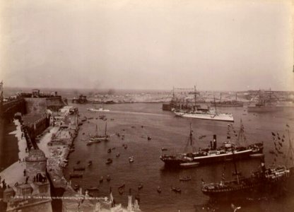 Yacht Hohenzollern entering the Grand Harbour, 1898