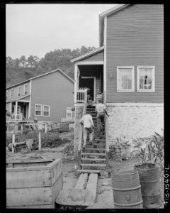 Yards are clean in this camp, there is a regular garbage collection truck. U.S. Coal and Coke Company, Gary Mines... - NARA - 540846