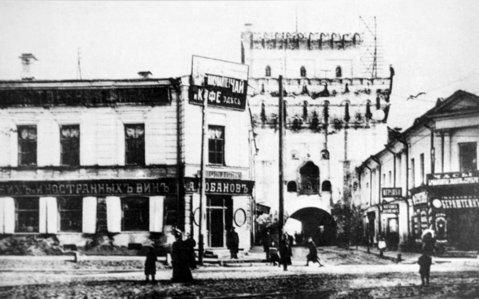 Yaroslavl. Znamenskoye gates 01