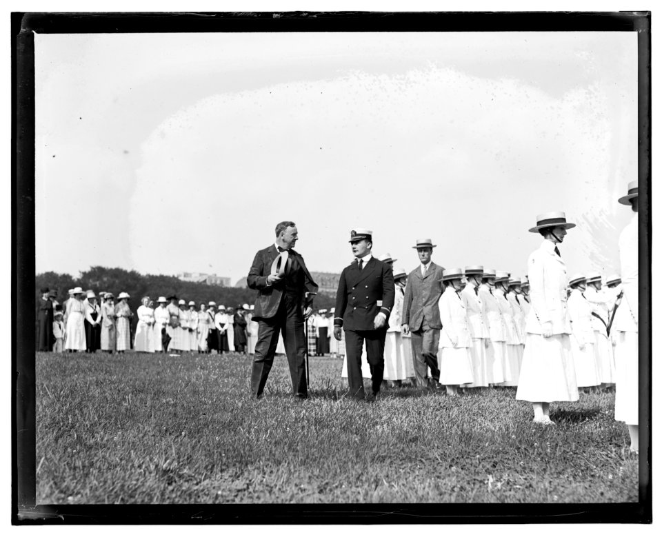 Yeoman & Marinettes mustering out, July 31, 1919; with J. Daniels LCCN2016844506