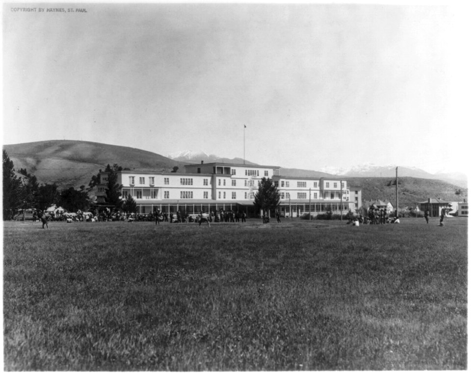 Yellowstone National Park- Mammoth Hotel with ball game in front LCCN2004670737
