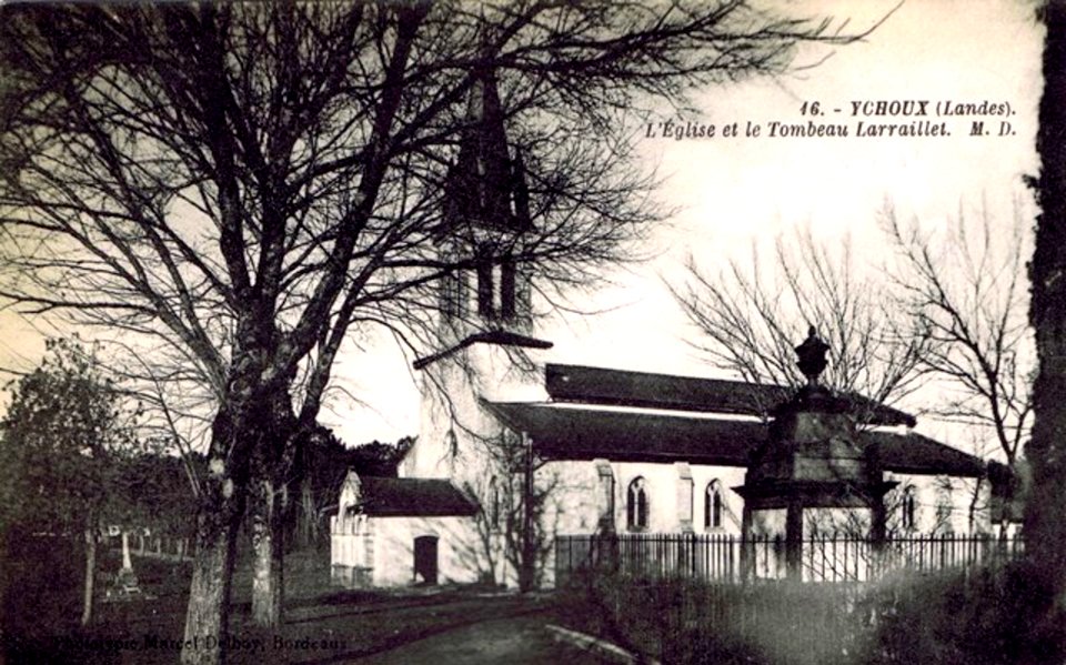 Ychoux - église et tombeau Larraillet