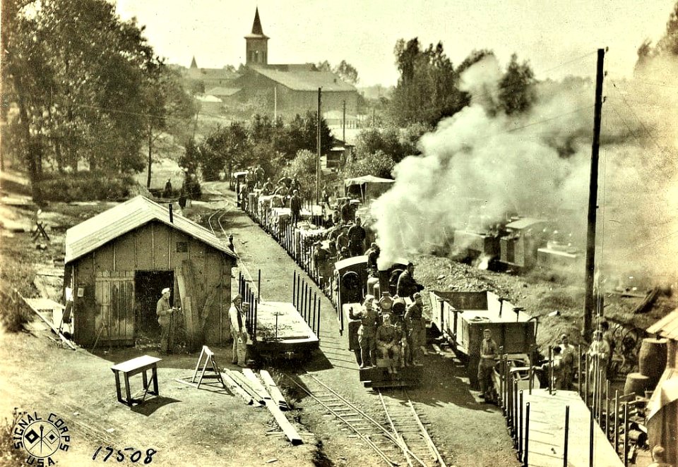 Yard of a narrow gauge railway at Ménil-la-Tour (Signal Corps U.S.A. No 17508)