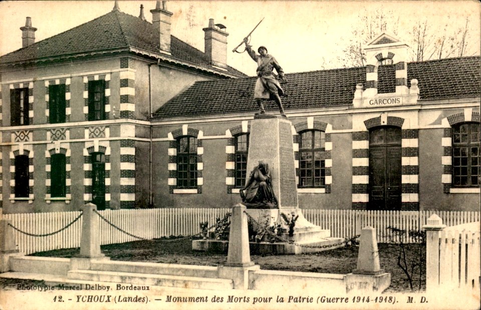 Ychoux - Monument aux morts 3