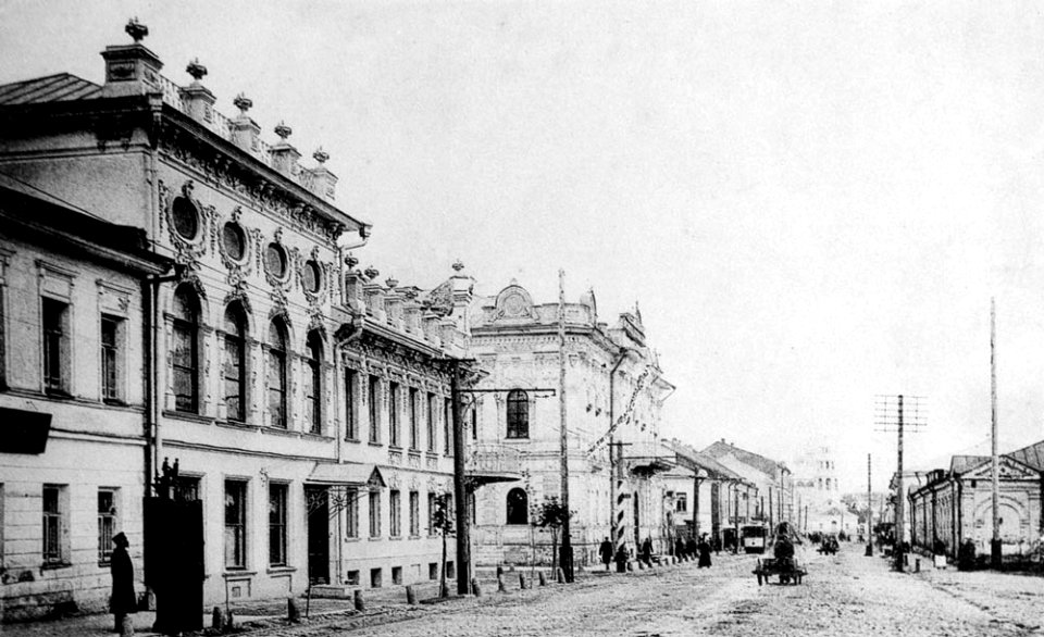 Yaroslavl. Large Christmas Street 01