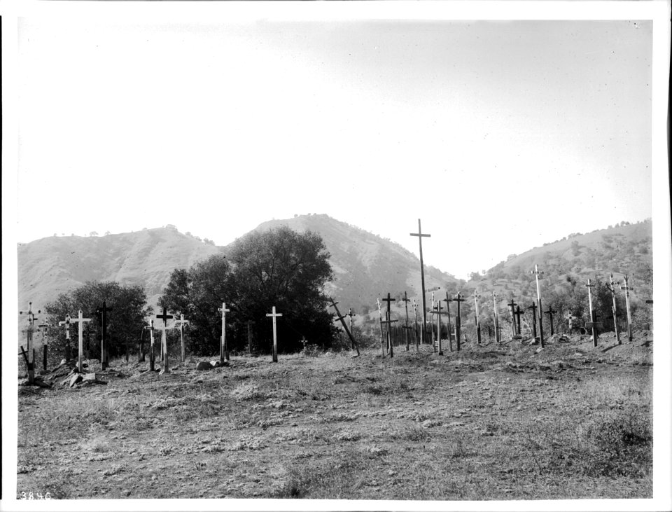 Yokut Indian cemetery, Tule River Reservation near Porterville, California, ca.1900 (CHS-3846)
