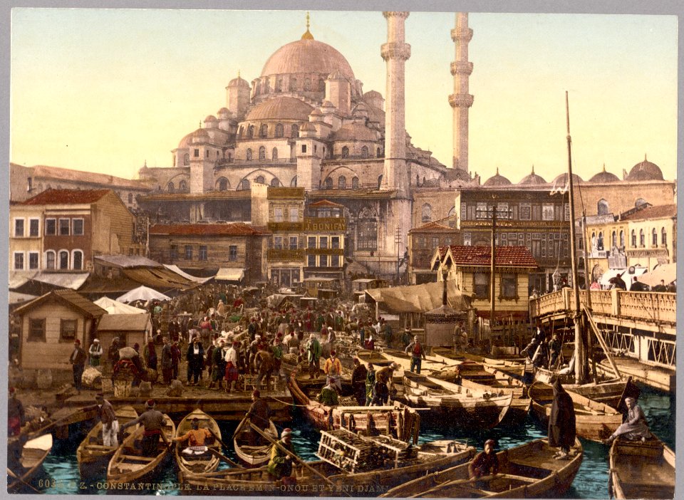 Yeni Cami mosque and Eminönü bazaar, Constantinople, Turkey LCCN2003653120