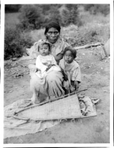 Yokut Indian wife and children of the chief at the Tule River Reservation, near Porterville, California, ca.1900 (CHS-3804)