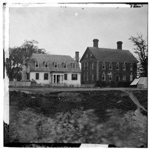 Yorktown, Va. Thomas Nelson house (right), used as a hospital; in 1781 used as a headquarters by Lord Cornwallis LOC cwpb.01543