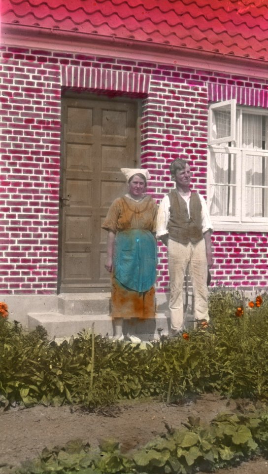 Young Farm Man and Woman 4815068769 o