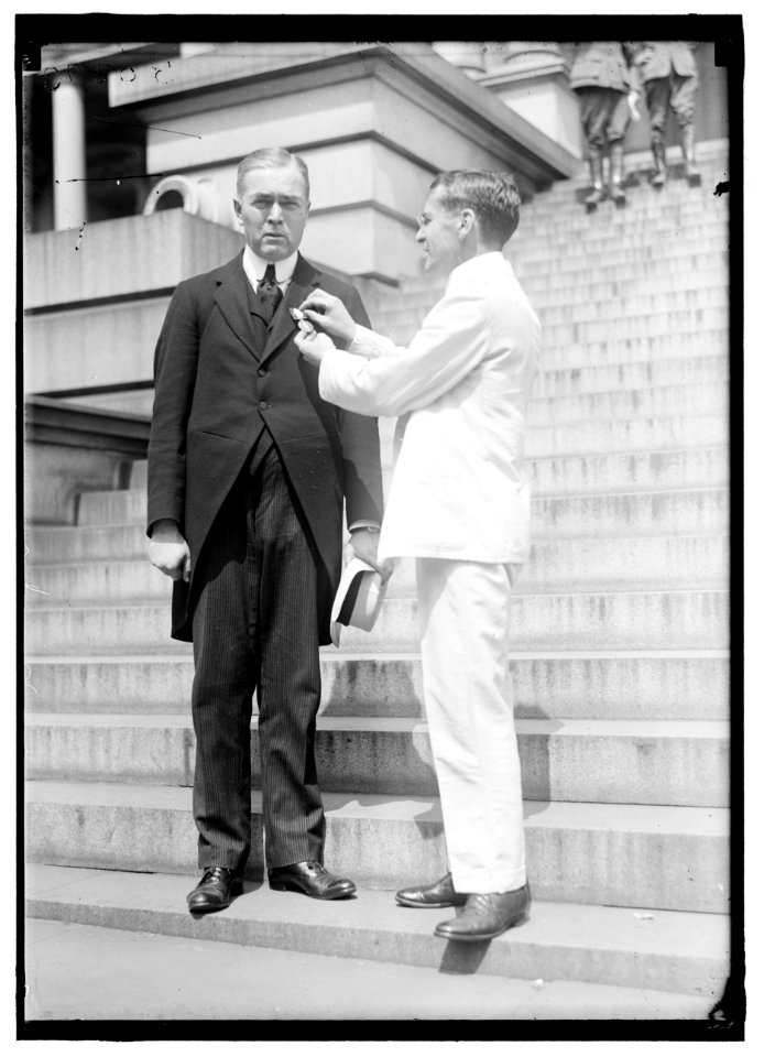 YOUNG MEN'S CHRISTIAN ASSOCIATION. DR. JOHN R. MOTT, GEN. SEC. OF WAR WORK, DECORATED. MEDALS, ETC. LCCN2016870004