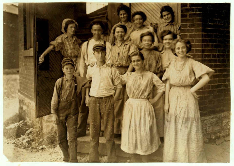 Young People in An Indianapolis Cotton Mill, Noon, Aug., 1908. Wit., E. N. Clopper. LOC nclc.01328