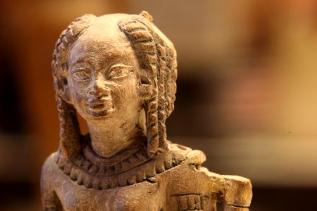 Young girl with ointment vase-E 5350-IMG 0162