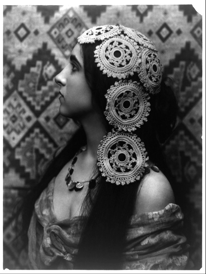 Young women modeling- Head and shoulders, left profile, wearing crochet on head LCCN2003677226
