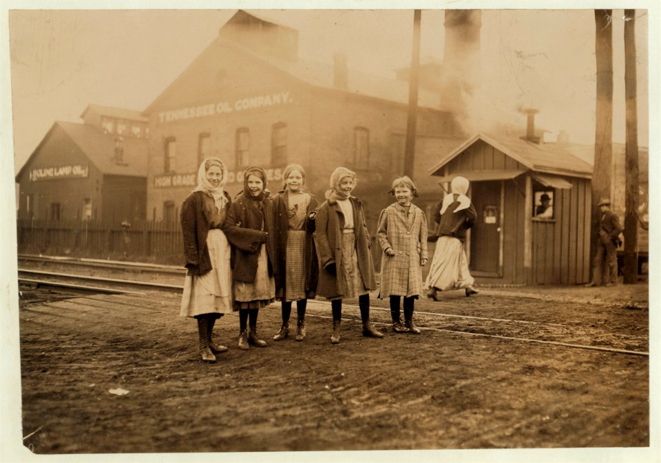 Young spinners in Brookside Cotton Mills. A large number of very young boys and girls work here. LOC cph.3b11031
