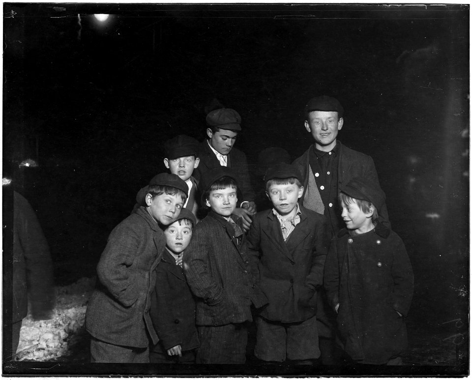 Youngsters hanging about the streets at 10 P.M. Troy, N.Y. - NARA - 523283