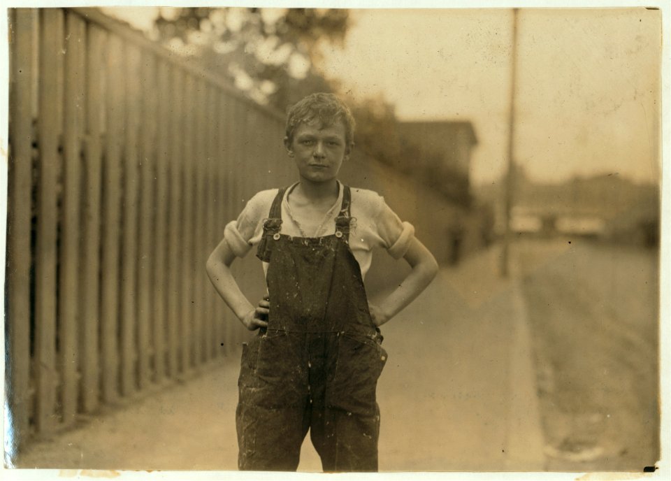 Young worker in Merchants Mill. LOC cph.3b33433